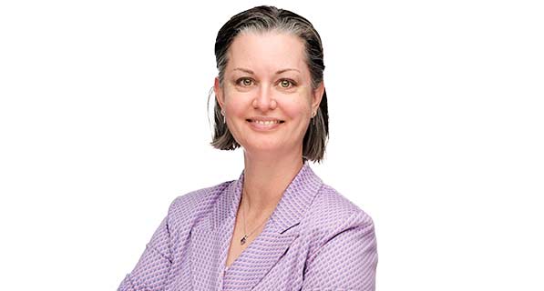 kelly Schindler headshots